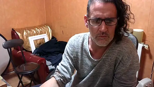 Snapshot of Lia_Y_PatrickX chatting on 11-11-25, 02:17 Lia Y PatrickX online show from 11-11-25, 02:17