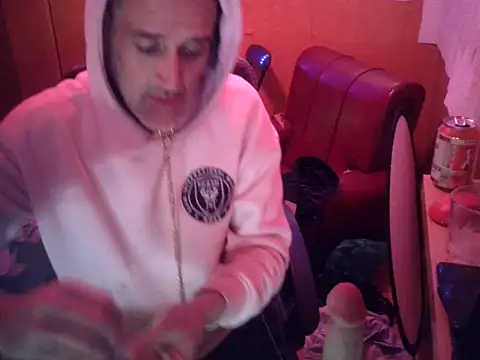 Snapshot of Lia_Y_PatrickX chatting on 11-27-25, 10:16 Lia Y PatrickX online show from 11-27-25, 10:16