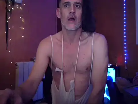 Snapshot of Lia_Y_PatrickX chatting on 11-28-25, 10:54 Lia Y PatrickX online show from 11-28-25, 10:54