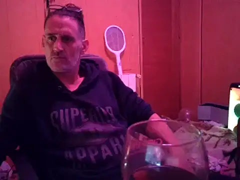 Snapshot of Lia_Y_PatrickX chatting on 11-30-25, 12:22 Lia Y PatrickX online show from 11-30-25, 12:22