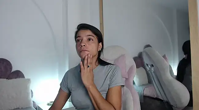 Snapshot of Hellen__4master chatting on 02-09-25, 11:14 Hellen 4master online show from 02-09-25, 11:14