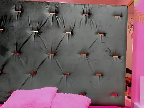 Snapshot of Hellen__4master chatting on 03-18-25, 05:12 Hellen 4master online show from 03-18-25, 05:12