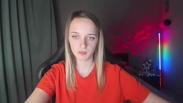 Snapshot of RouseReed chatting on 03-07-25, 04:11 RouseReed online show from 03-07-25, 04:11