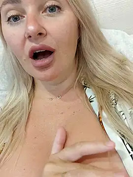 LadyLolyPop  online show from 07-11-26, 03:51