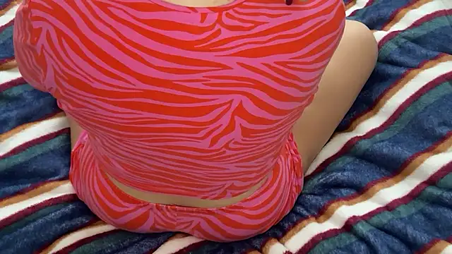 Snapshot of Ceyceys chatting on 02-04-26, 10:54 Ceyceys online show from 02-04-26, 10:54