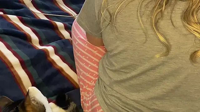 Snapshot of Ceyceys chatting on 02-18-26, 07:49 Ceyceys online show from 02-18-26, 07:49