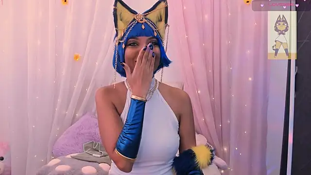 Snapshot of Hannahs_Napit chatting on 10-31-25, 09:00 Hannahs Napit online show from 10-31-25, 09:00