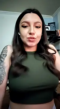 Snapshot of Paudelatorre chatting on 02-25-25, 12:36 Paudelatorre online show from 02-25-25, 12:36