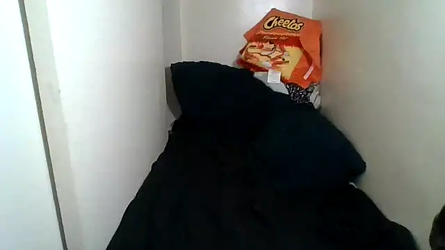 Snapshot of Daszler chatting on 02-18-25, 02:38 Daszler online show from 02-18-25, 02:38