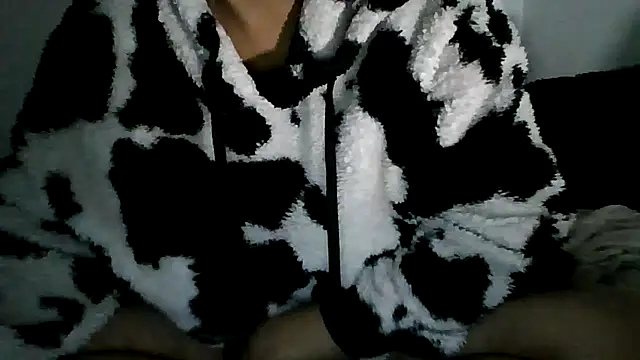 Snapshot of Daszler chatting on 03-07-25, 04:57 Daszler online show from 03-07-25, 04:57