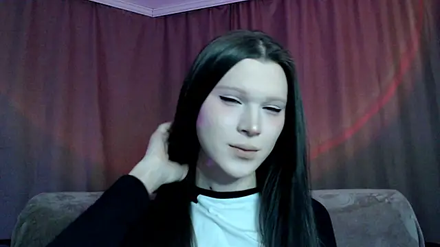 Snapshot of Sexpired_Princess chatting on 02-27-25, 03:29 Sexpired Princess online show from 02-27-25, 03:29