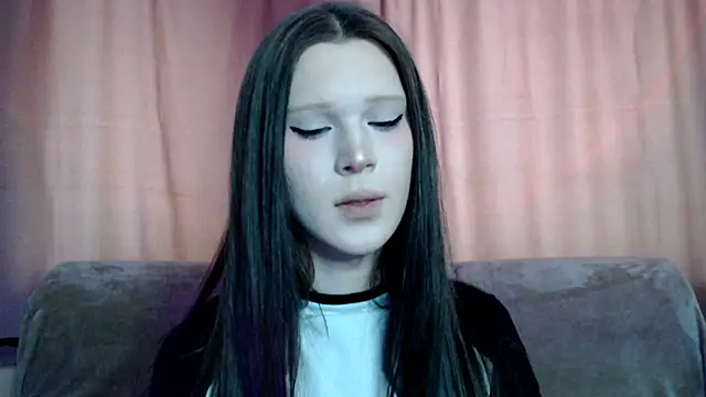 Snapshot of Sexpired_Princess chatting on 02-27-25, 06:35 Sexpired Princess online show from 02-27-25, 06:35