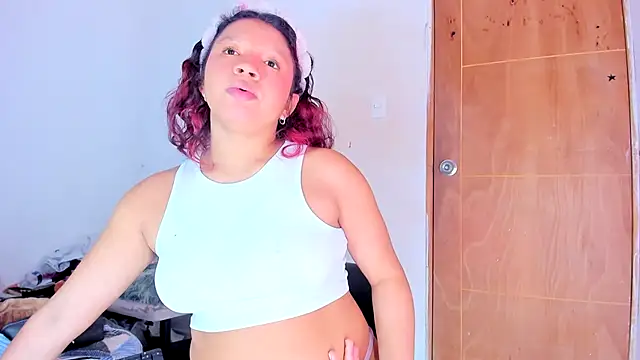 Emily Coper18 online show from 04-30-26, 08:57