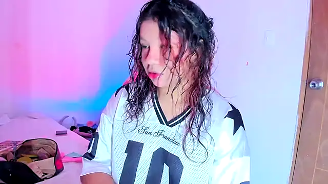 Emily Coper18 online show from 03-30-26, 01:45