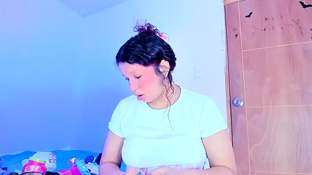 Emily Coper18 online show from 06-02-26, 01:44