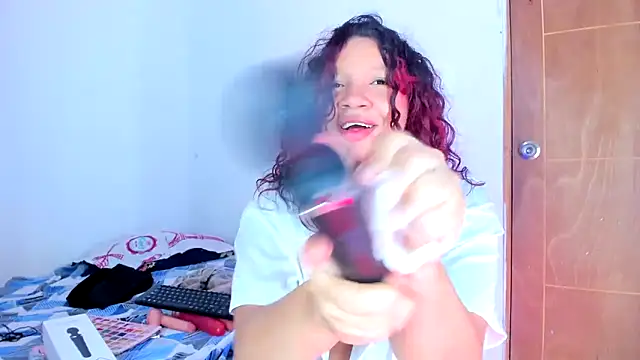 Emily Coper18 online show from 06-06-26, 01:55
