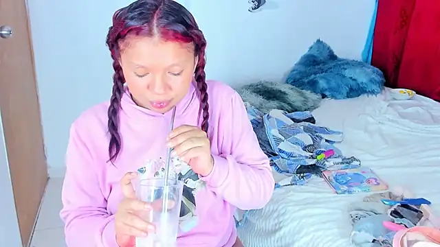 Emily Coper18 online show from 09-28-25, 06:20