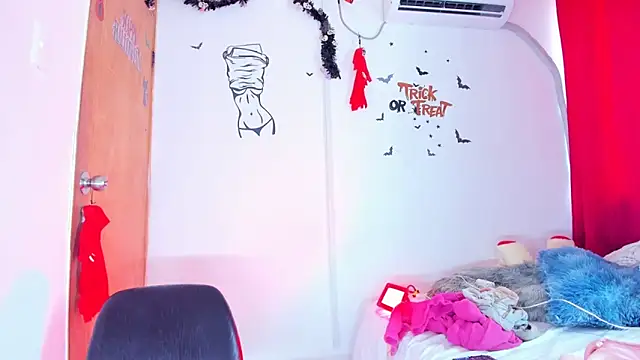 Emily Coper18 online show from 10-10-25, 01:23