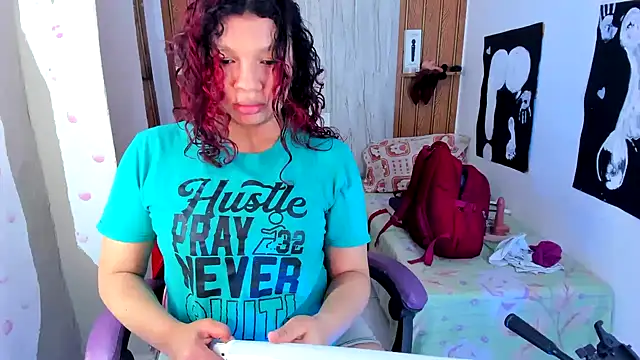 Emily Coper18 online show from 07-10-26, 01:44