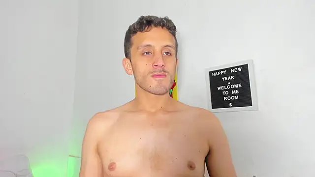 Snapshot of CorbinxHalle chatting on 01-05-25, 12:31 CorbinxHalle online show from 01-05-25, 12:31