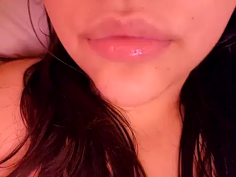 Snapshot of Blanquitaaa chatting on 12-19-24, 07:29 Blanquitaaa online show from 12-19-24, 07:29