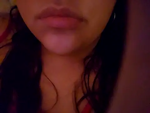 Snapshot of Blanquitaaa chatting on 02-27-25, 04:24 Blanquitaaa online show from 02-27-25, 04:24