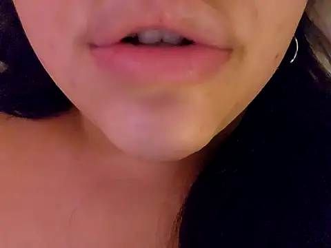 Snapshot of Blanquitaaa chatting on 03-20-25, 06:09 Blanquitaaa online show from 03-20-25, 06:09