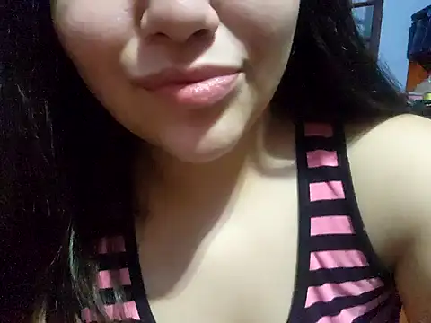 Snapshot of Blanquitaaa chatting on 02-15-26, 08:57 Blanquitaaa online show from 02-15-26, 08:57