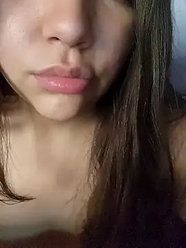 Snapshot of Blanquitaaa chatting on 02-14-26, 09:59 Blanquitaaa online show from 02-14-26, 09:59