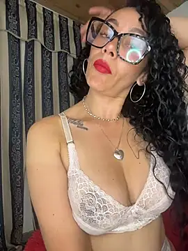 Snapshot of JULYSEX1 chatting on 07-08-26, 01:45 JULYSEX1 online show from 07-08-26, 01:45