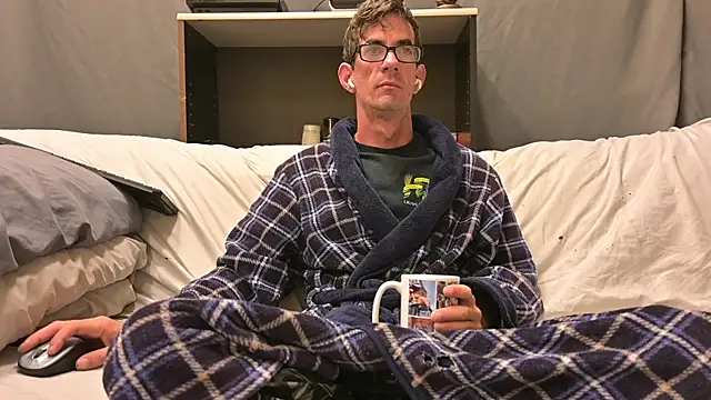 joeiandola online show from 10-27-25, 03:24