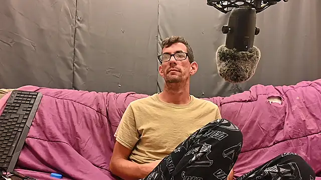 Snapshot of joeiandola chatting on 09-25-25, 03:51 joeiandola online show from 09-25-25, 03:51