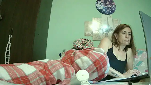 Snapshot of SexyGioconda chatting on 06-17-26, 08:36 SexyGioconda online show from 06-17-26, 08:36