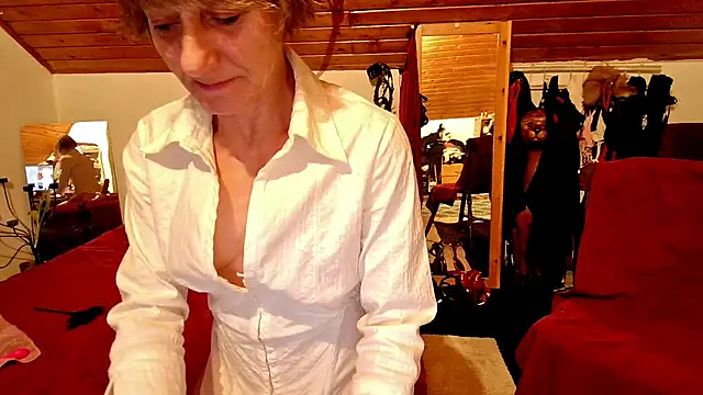 Hot Colettte online show from 04-15-26, 07:58