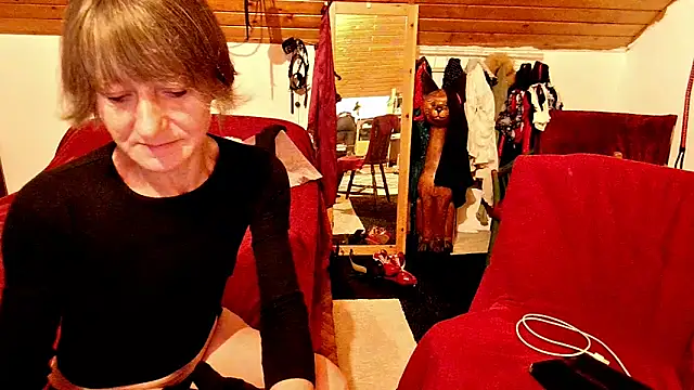 Snapshot of Hot_Colettte chatting on 06-12-26, 11:13 Hot Colettte online show from 06-12-26, 11:13