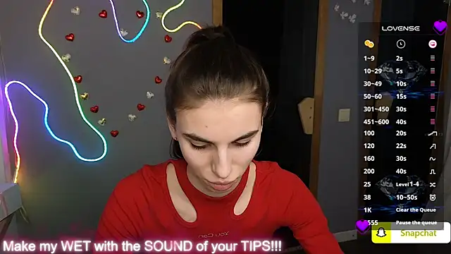 Snapshot of EmmyGreans chatting on 02-10-25, 01:01 EmmyGreans online show from 02-10-25, 01:01