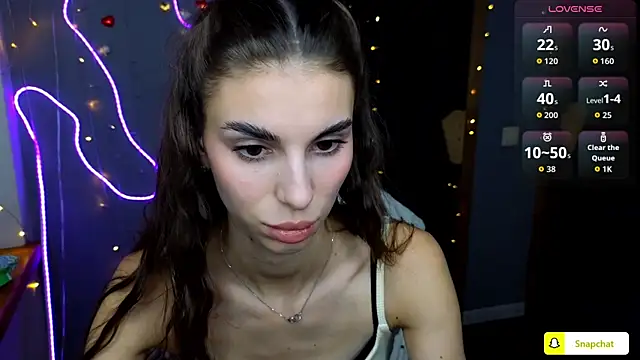 Snapshot of EmmyGreans chatting on 09-30-25, 12:11 EmmyGreans online show from 09-30-25, 12:11