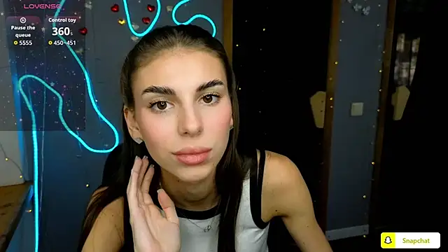 Snapshot of EmmyGreans chatting on 09-24-25, 12:00 EmmyGreans online show from 09-24-25, 12:00