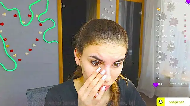 Snapshot of EmmyGreans chatting on 03-01-25, 06:35 EmmyGreans online show from 03-01-25, 06:35