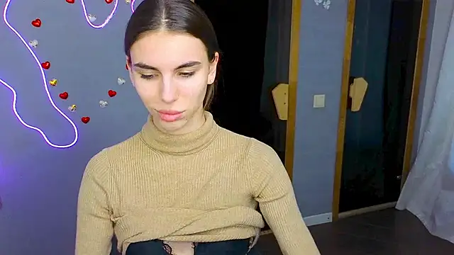 Snapshot of EmmyGreans chatting on 02-13-25, 12:43 EmmyGreans online show from 02-13-25, 12:43