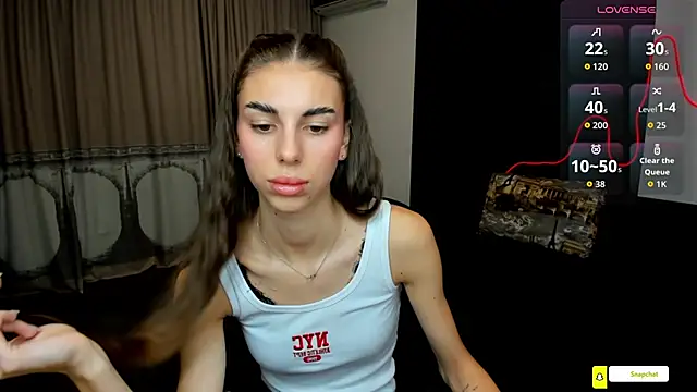 Snapshot of EmmyGreans chatting on 10-02-25, 05:33 EmmyGreans online show from 10-02-25, 05:33