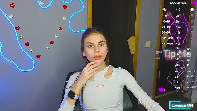 Snapshot of EmmyGreans chatting on 03-13-25, 03:39 EmmyGreans online show from 03-13-25, 03:39