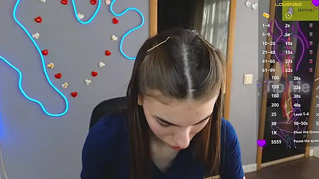 Snapshot of EmmyGreans chatting on 03-21-25, 06:27 EmmyGreans online show from 03-21-25, 06:27