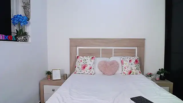 AylinRoss online show from 10-24-25, 06:29