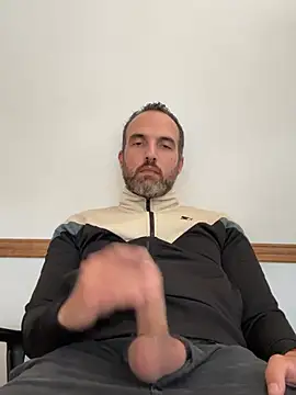 Snapshot of leon3875 chatting on 02-27-26, 03:23 leon3875 online show from 02-27-26, 03:23