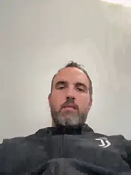 Snapshot of leon3875 chatting on 02-26-26, 03:23 leon3875 online show from 02-26-26, 03:23