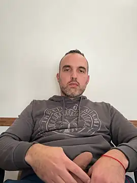 Snapshot of leon3875 chatting on 05-20-26, 03:31 leon3875 online show from 05-20-26, 03:31