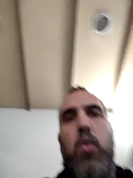 Snapshot of leon3875 chatting on 12-15-25, 03:29 leon3875 online show from 12-15-25, 03:29