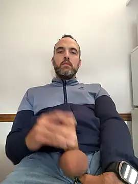 Snapshot of leon3875 chatting on 12-05-25, 03:32 leon3875 online show from 12-05-25, 03:32