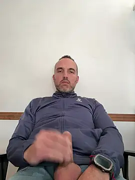 Snapshot of leon3875 chatting on 05-22-26, 03:21 leon3875 online show from 05-22-26, 03:21